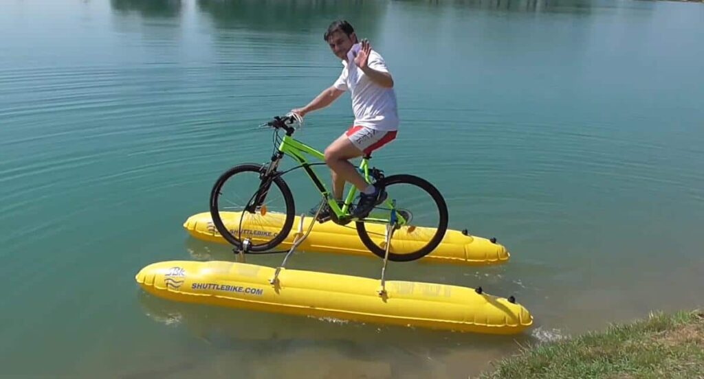 water fiets catamaran