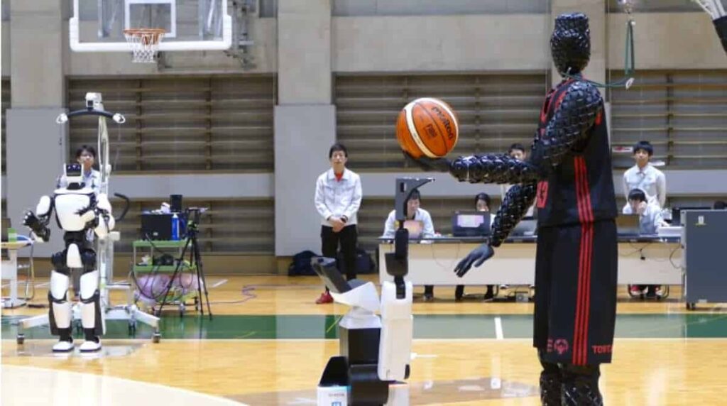 Cue 3 Toyota Basketbal Robot