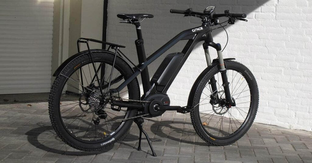 e-bike populair elektrische fiets zwart feat