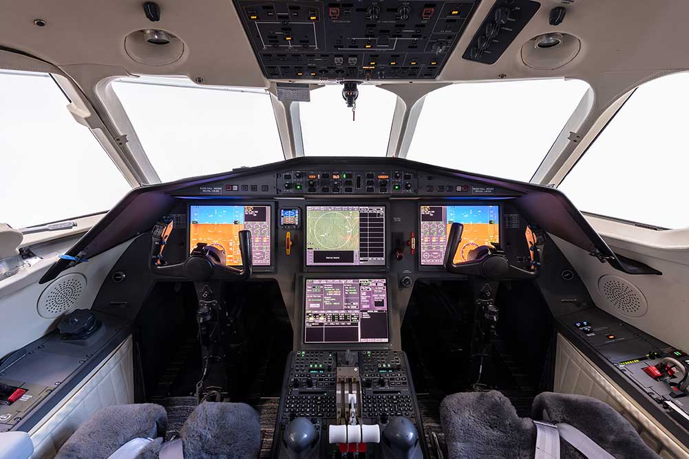 privéjet max verstappen van binnen cockpit piloot